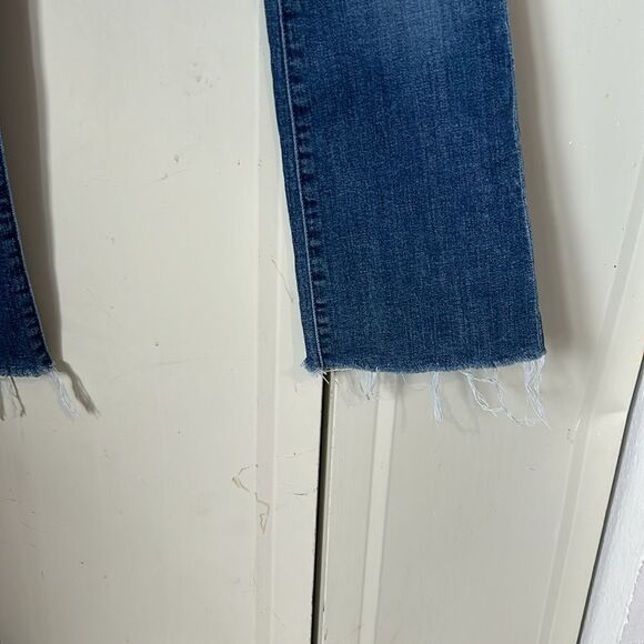 MOTHER Size 25 gypsy insider crop fray jeans - Picture 4 of 10